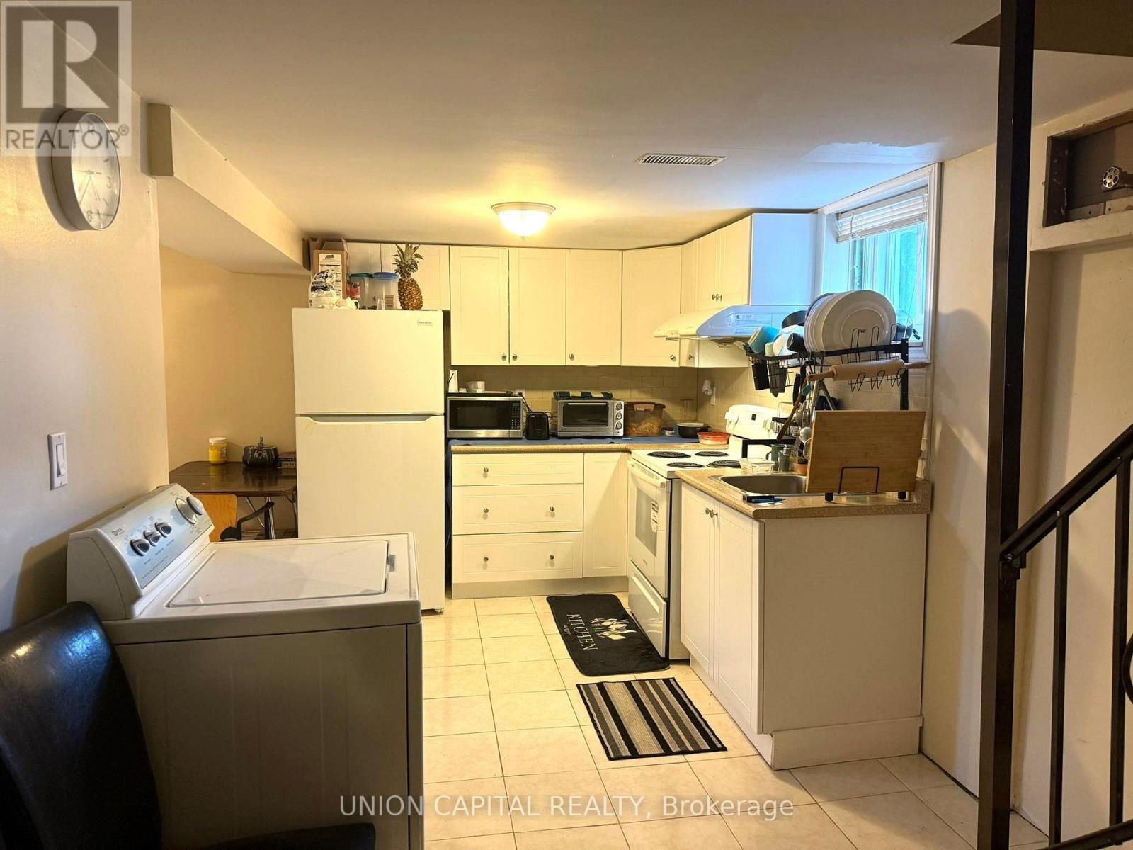 Lower - 64 Delwood Drive, Toronto (Clairlea-Birchmount), Ontario  M1L 2S7 - Photo 4 - E12875882