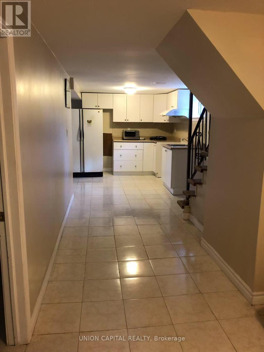 Lower - 64 Delwood Drive, Toronto (Clairlea-Birchmount), Ontario  M1L 2S7 - Photo 7 - E12875882