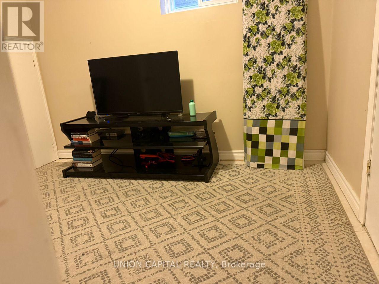 Lower - 64 Delwood Drive, Toronto (Clairlea-Birchmount), Ontario  M1L 2S7 - Photo 8 - E12875882