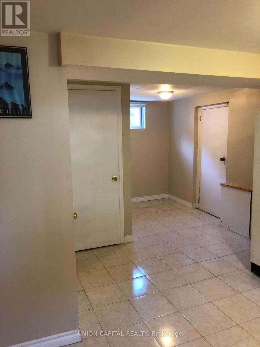 Lower - 64 Delwood Drive, Toronto (Clairlea-Birchmount), Ontario  M1L 2S7 - Photo 9 - E12875882