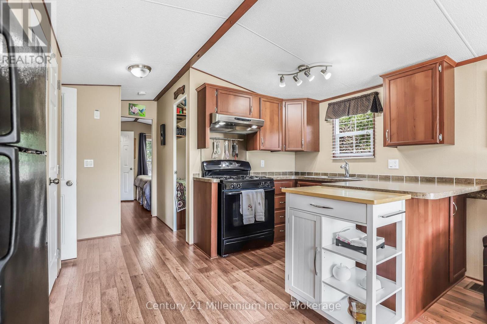 19 White Pines Trail, Wasaga Beach, Ontario  L9Z 1X7 - Photo 13 - S12875812