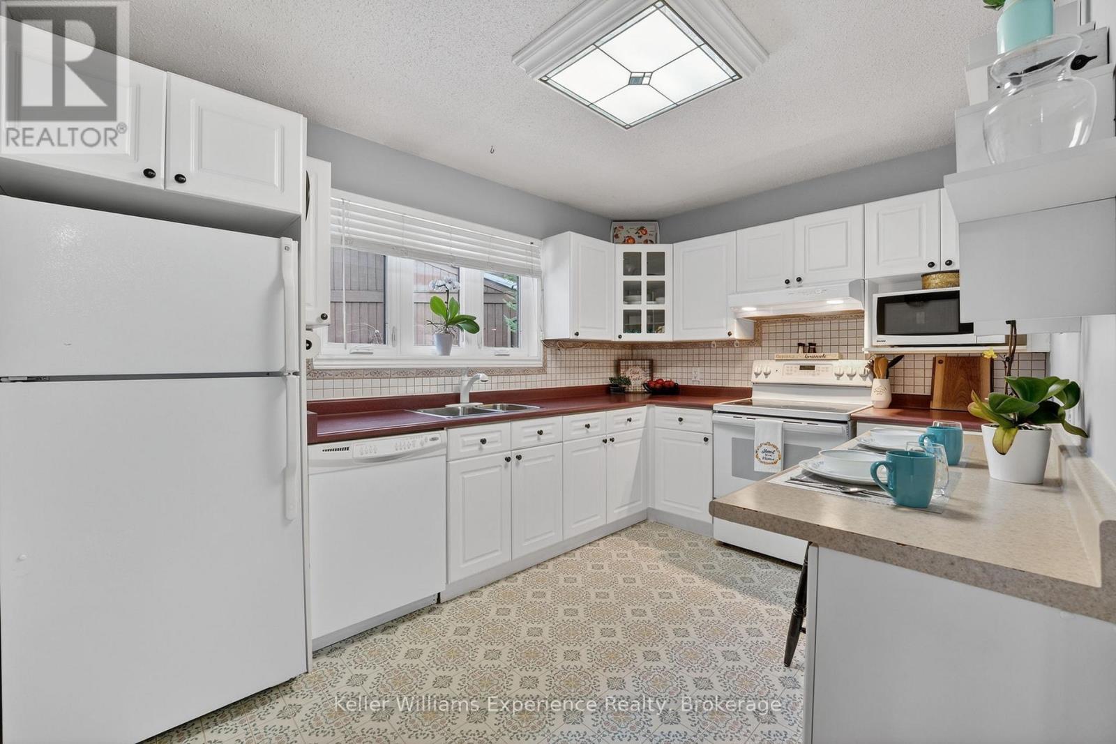 75 Southbank Drive, Bracebridge, Ontario  P1L 1G2 - Photo 7 - X12875760