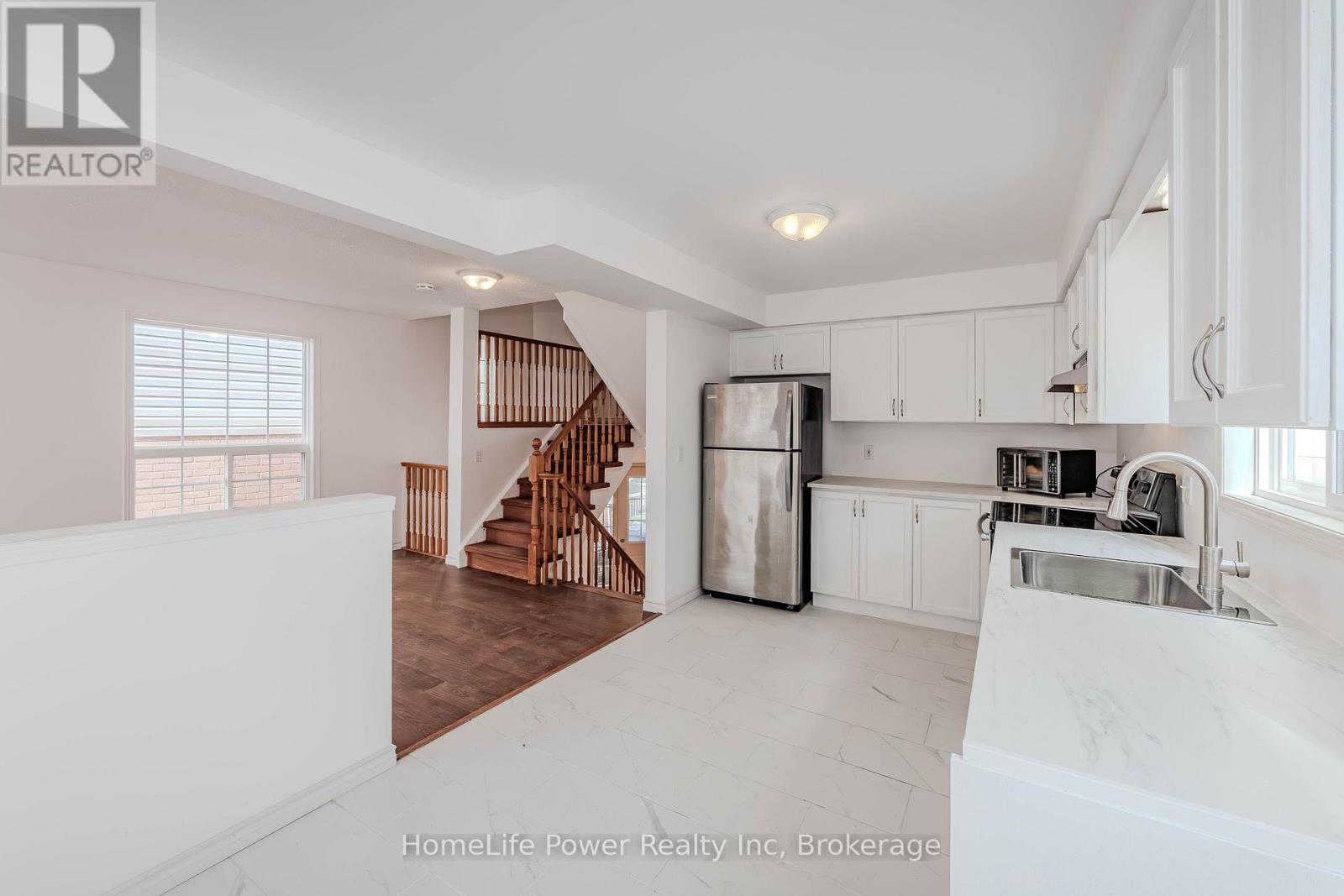 4 Darling Crescent, Guelph (Pineridge/westminster Woods), Ontario  N1L 1P9 - Photo 11 - X12875816