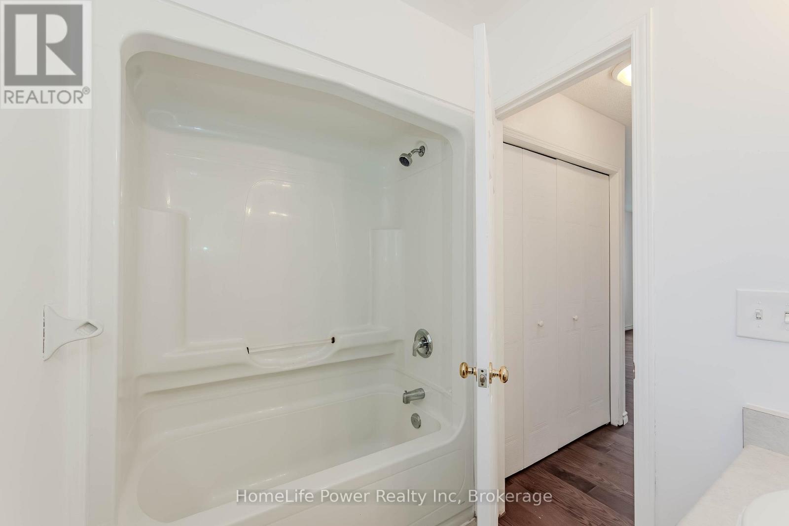 4 Darling Crescent, Guelph (Pineridge/westminster Woods), Ontario  N1L 1P9 - Photo 28 - X12875816