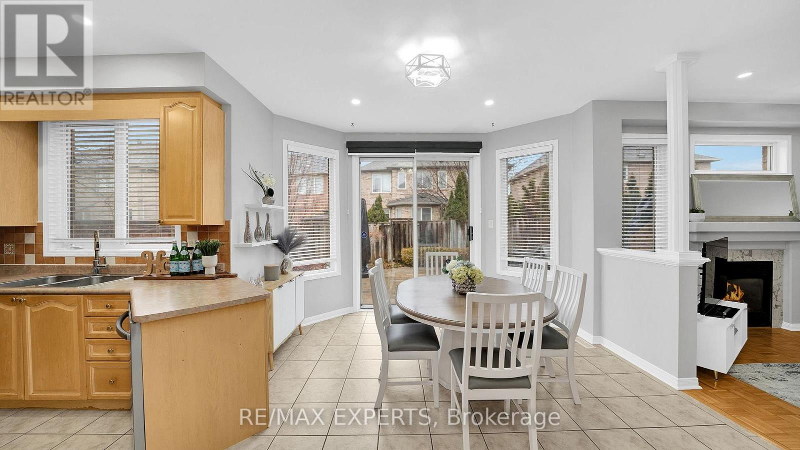 11 Crew Crescent, Vaughan, Ontario  L6A 3E9 - Photo 11 - N12875770