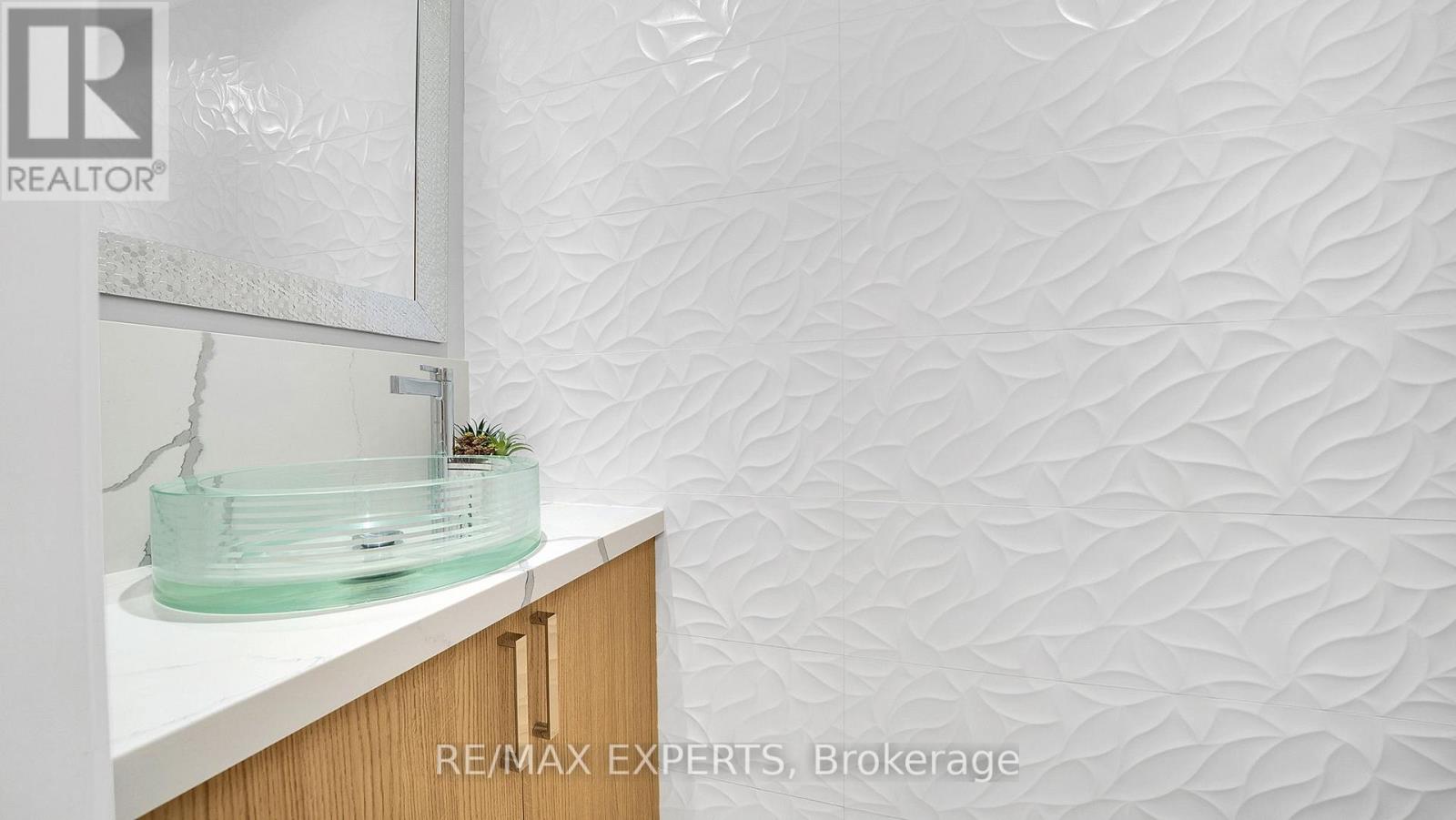 11 Crew Crescent, Vaughan, Ontario  L6A 3E9 - Photo 17 - N12875770