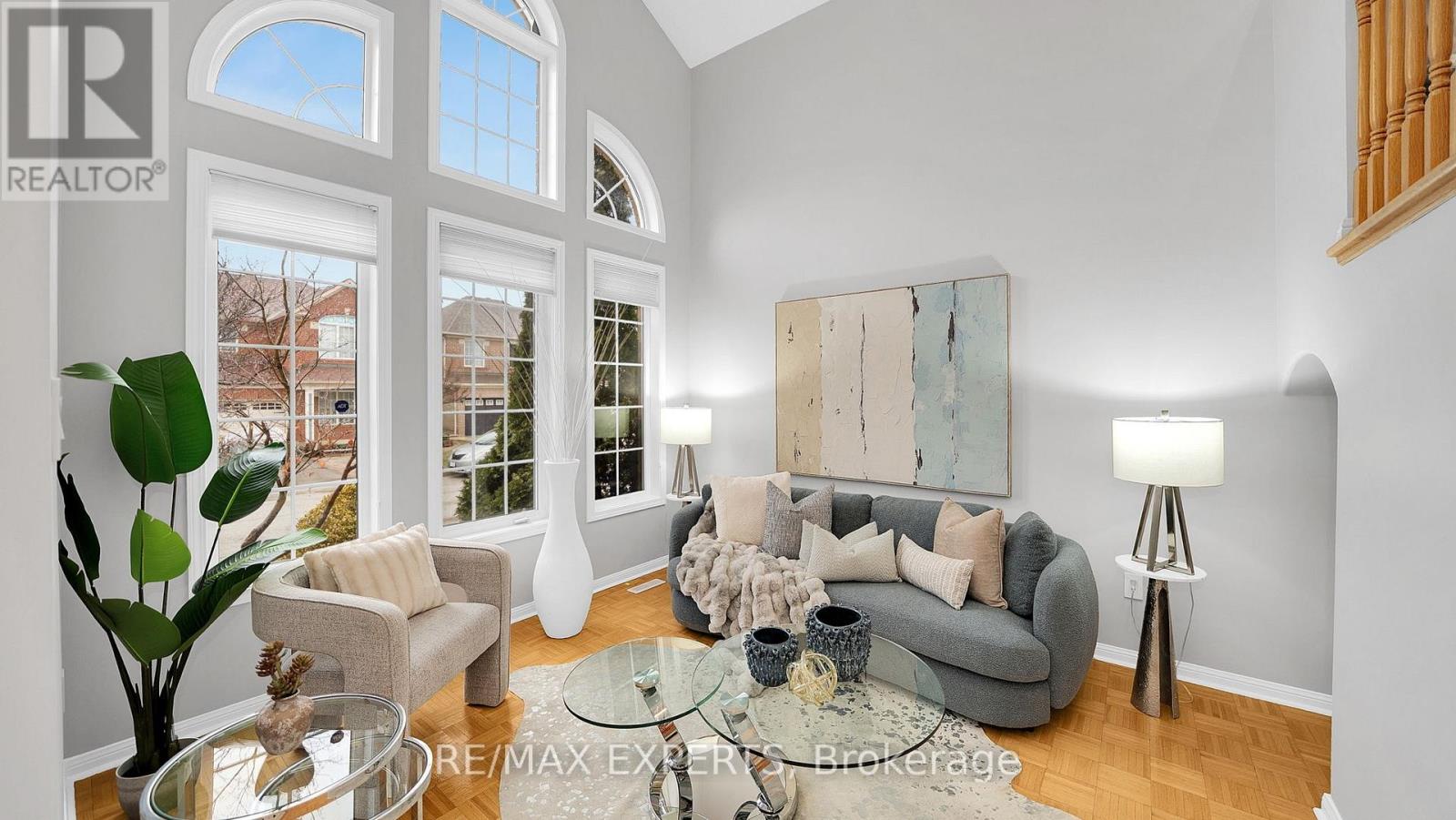 11 Crew Crescent, Vaughan, Ontario  L6A 3E9 - Photo 4 - N12875770