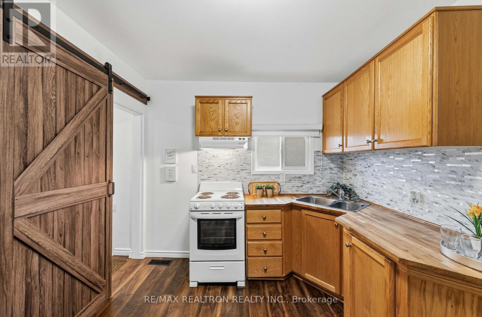 25 Bingham Street, Bradford West Gwillimbury, Ontario  L3Z 1X1 - Photo 10 - N12875852