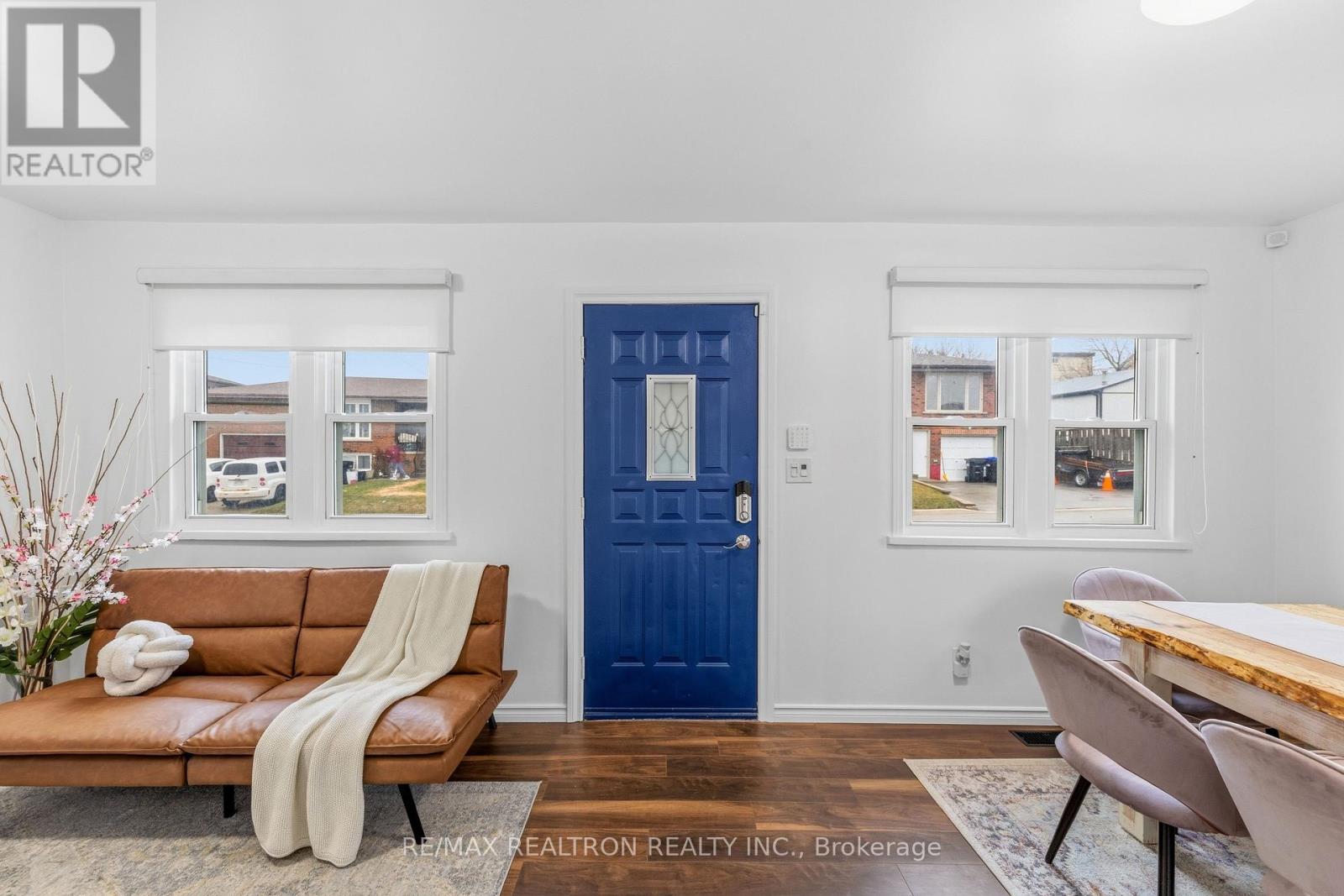 25 Bingham Street, Bradford West Gwillimbury, Ontario  L3Z 1X1 - Photo 2 - N12875852