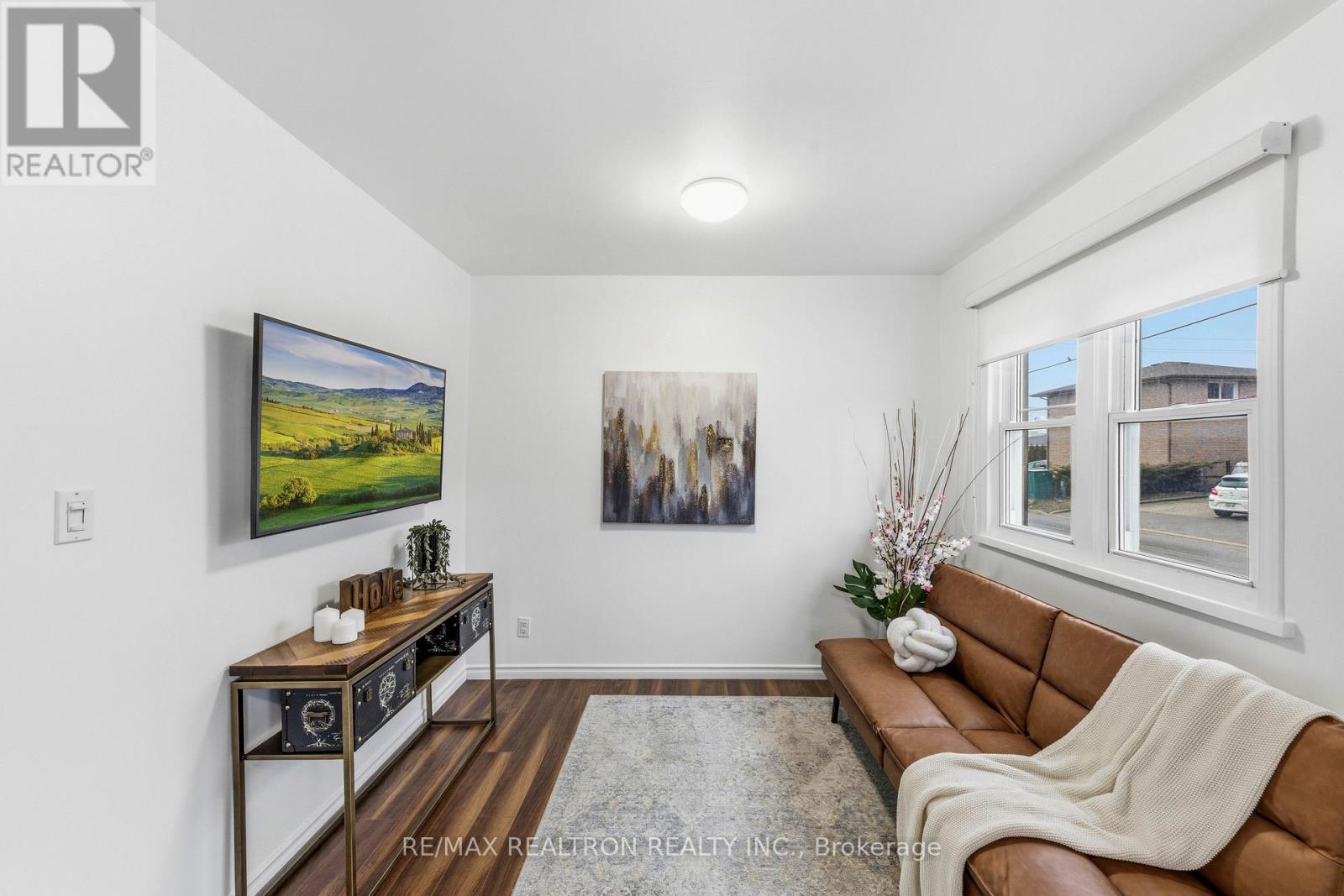 25 Bingham Street, Bradford West Gwillimbury, Ontario  L3Z 1X1 - Photo 3 - N12875852