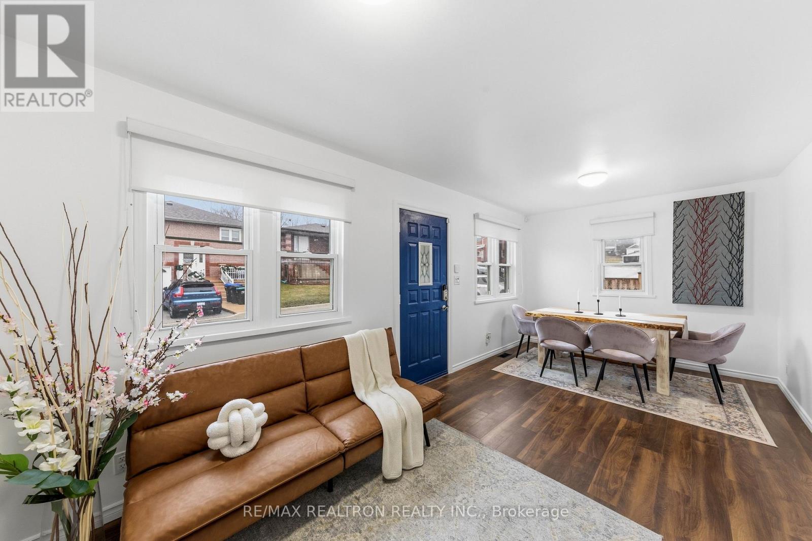 25 Bingham Street, Bradford West Gwillimbury, Ontario  L3Z 1X1 - Photo 4 - N12875852