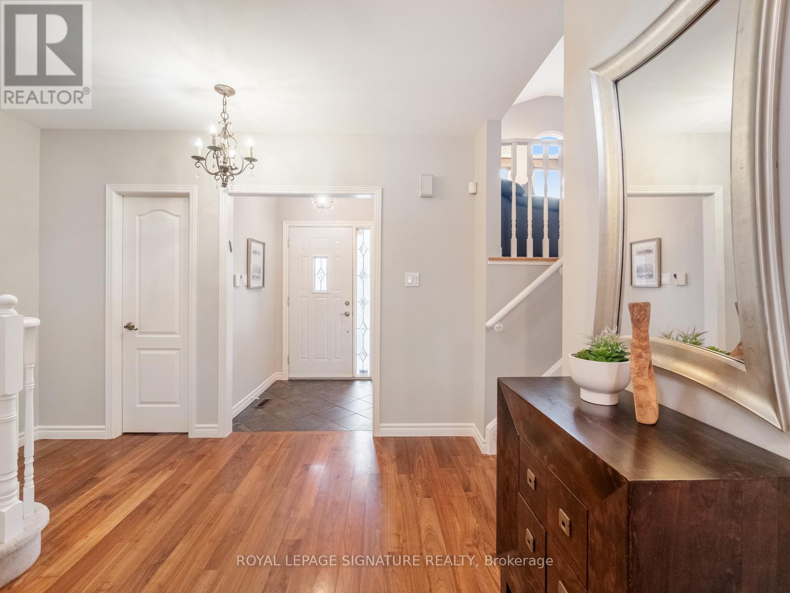 72 Cantertrot Court, Vaughan (Brownridge), Ontario  L4J 7X7 - Photo 3 - N12875880