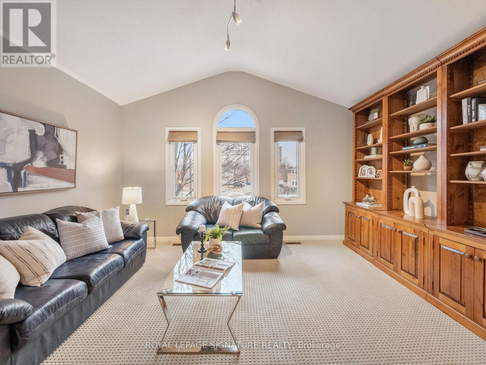 72 Cantertrot Court, Vaughan (Brownridge), Ontario  L4J 7X7 - Photo 5 - N12875880