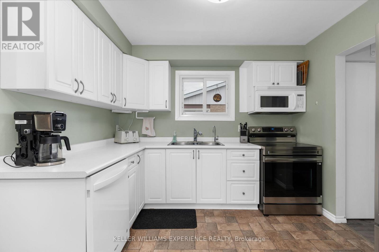 A - 16 John Street, Penetanguishene, Ontario  L9M 1N8 - Photo 5 - S12875778