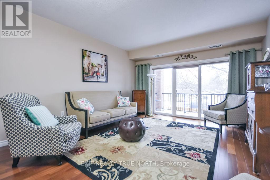 204 - 19b Yonge Street N, Springwater, Ontario  L0L 1P0 - Photo 6 - S12875808