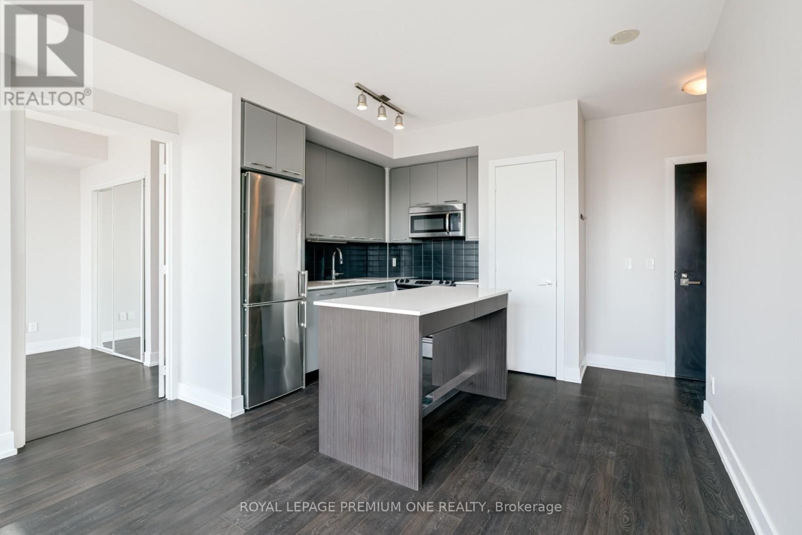 646 - 9471 Yonge Street, Richmond Hill, Ontario  L4C 0Z5 - Photo 5 - N12875598