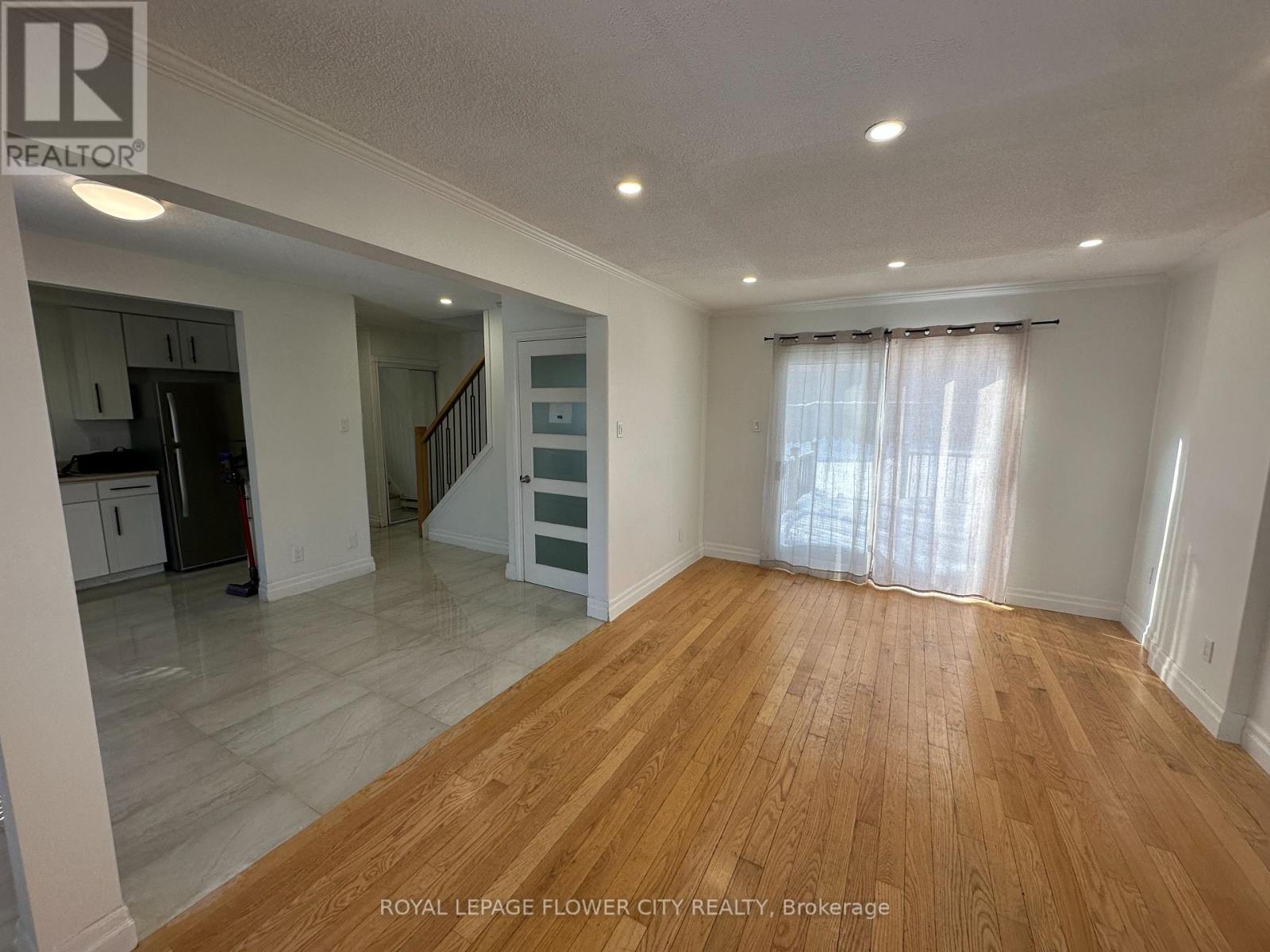 52 Grand Valley Drive, Brampton, Ontario  L6S 2K9 - Photo 13 - W12875798