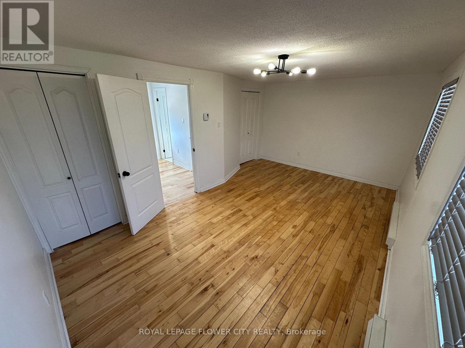 52 Grand Valley Drive, Brampton, Ontario  L6S 2K9 - Photo 16 - W12875798