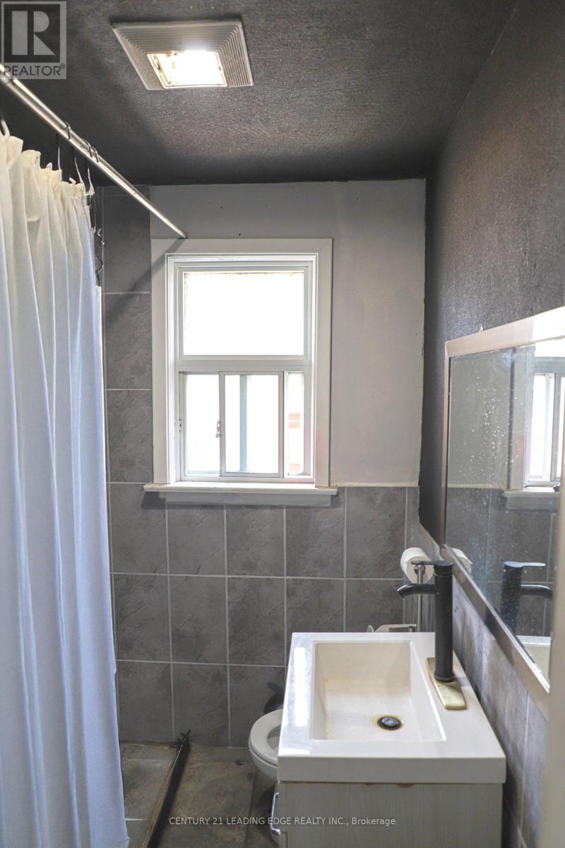 22 Katherine Road, Toronto, Ontario  M3K 1H9 - Photo 11 - W12875806