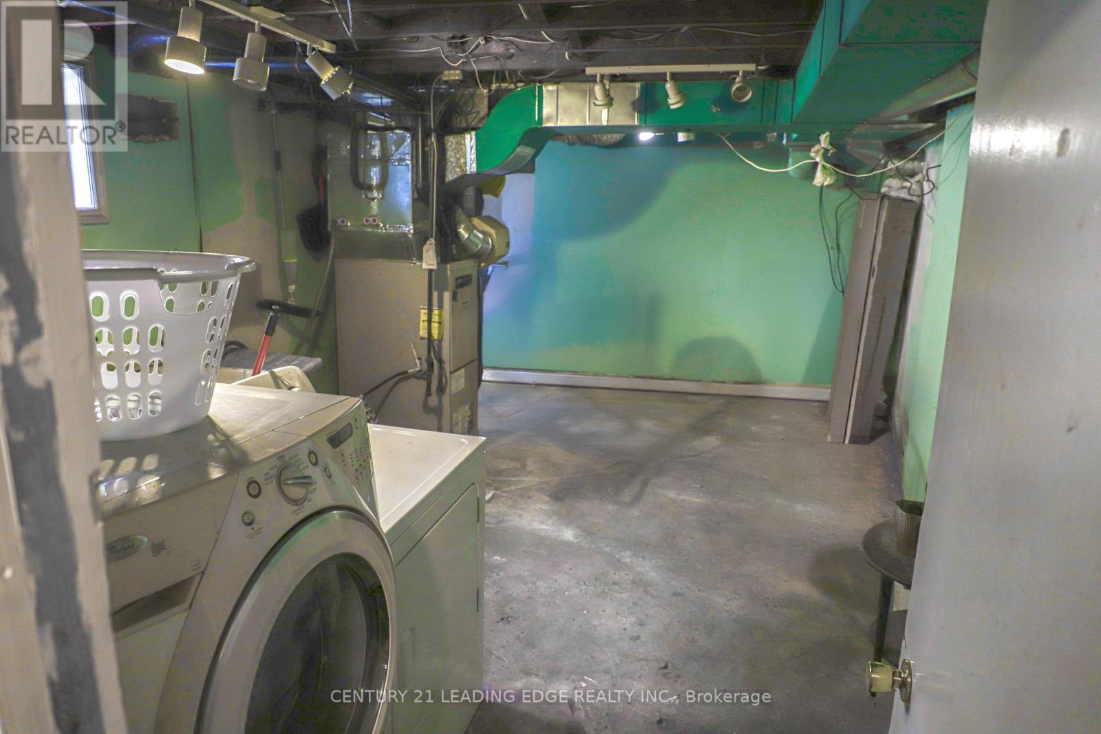 22 Katherine Road, Toronto, Ontario  M3K 1H9 - Photo 16 - W12875806