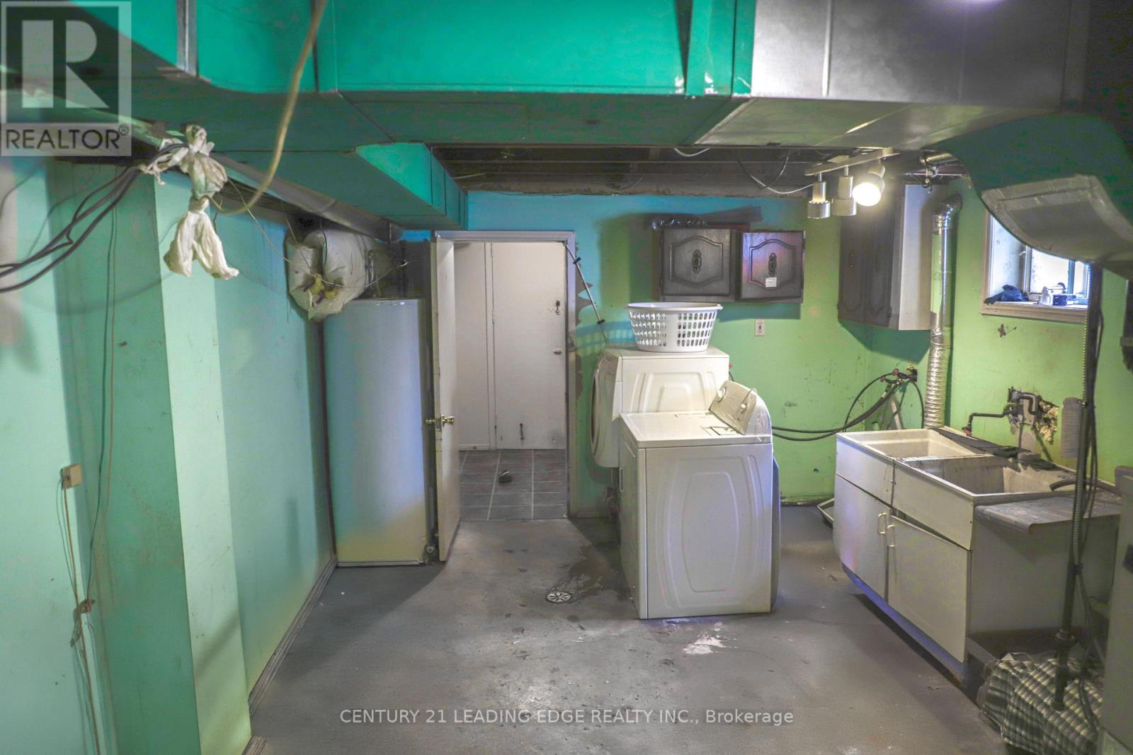 22 Katherine Road, Toronto, Ontario  M3K 1H9 - Photo 17 - W12875806