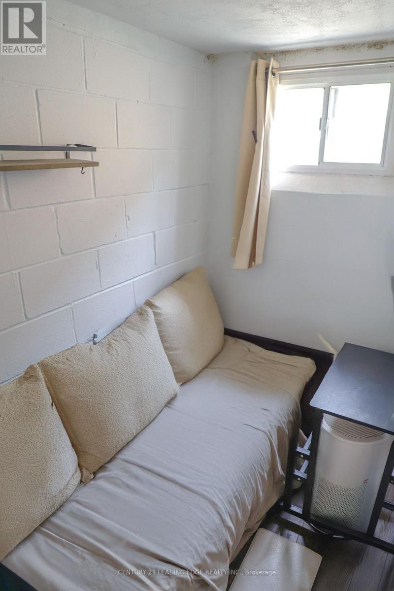 22 Katherine Road, Toronto, Ontario  M3K 1H9 - Photo 18 - W12875806