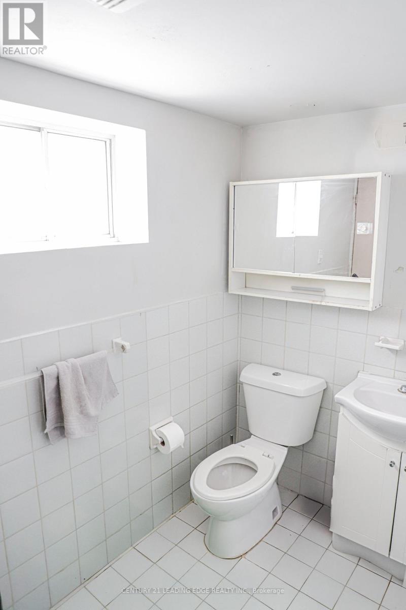 22 Katherine Road, Toronto, Ontario  M3K 1H9 - Photo 19 - W12875806