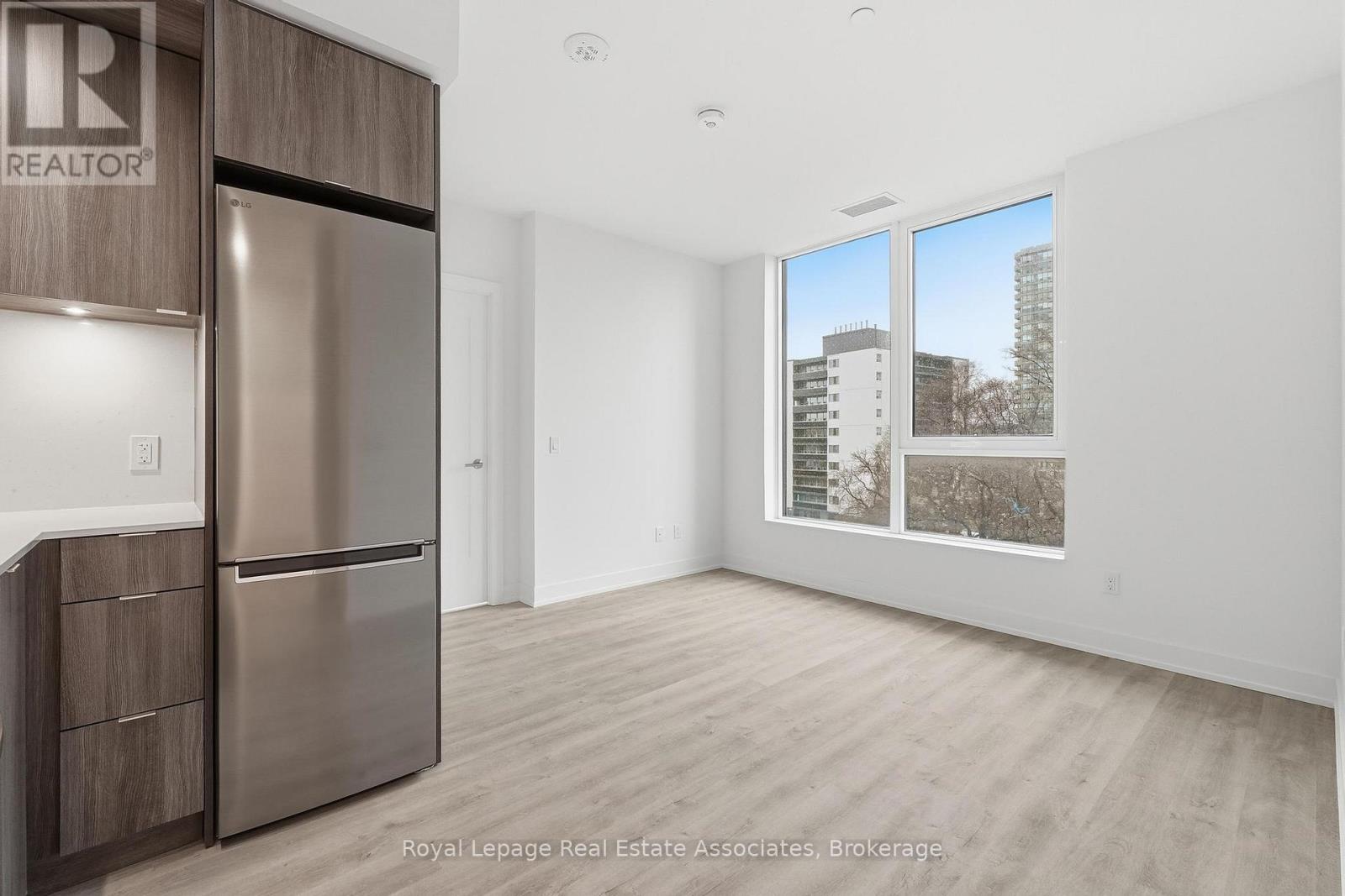 501 - 25 Cordova Avenue, Toronto, Ontario  M9A 0E5 - Photo 1 - W12875822