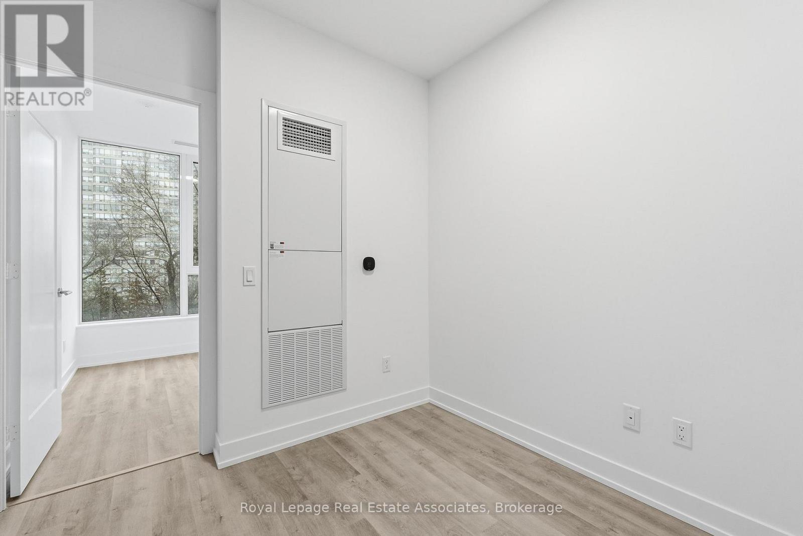 501 - 25 Cordova Avenue, Toronto, Ontario  M9A 0E5 - Photo 3 - W12875822