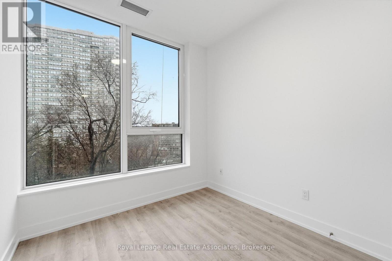 501 - 25 Cordova Avenue, Toronto, Ontario  M9A 0E5 - Photo 4 - W12875822