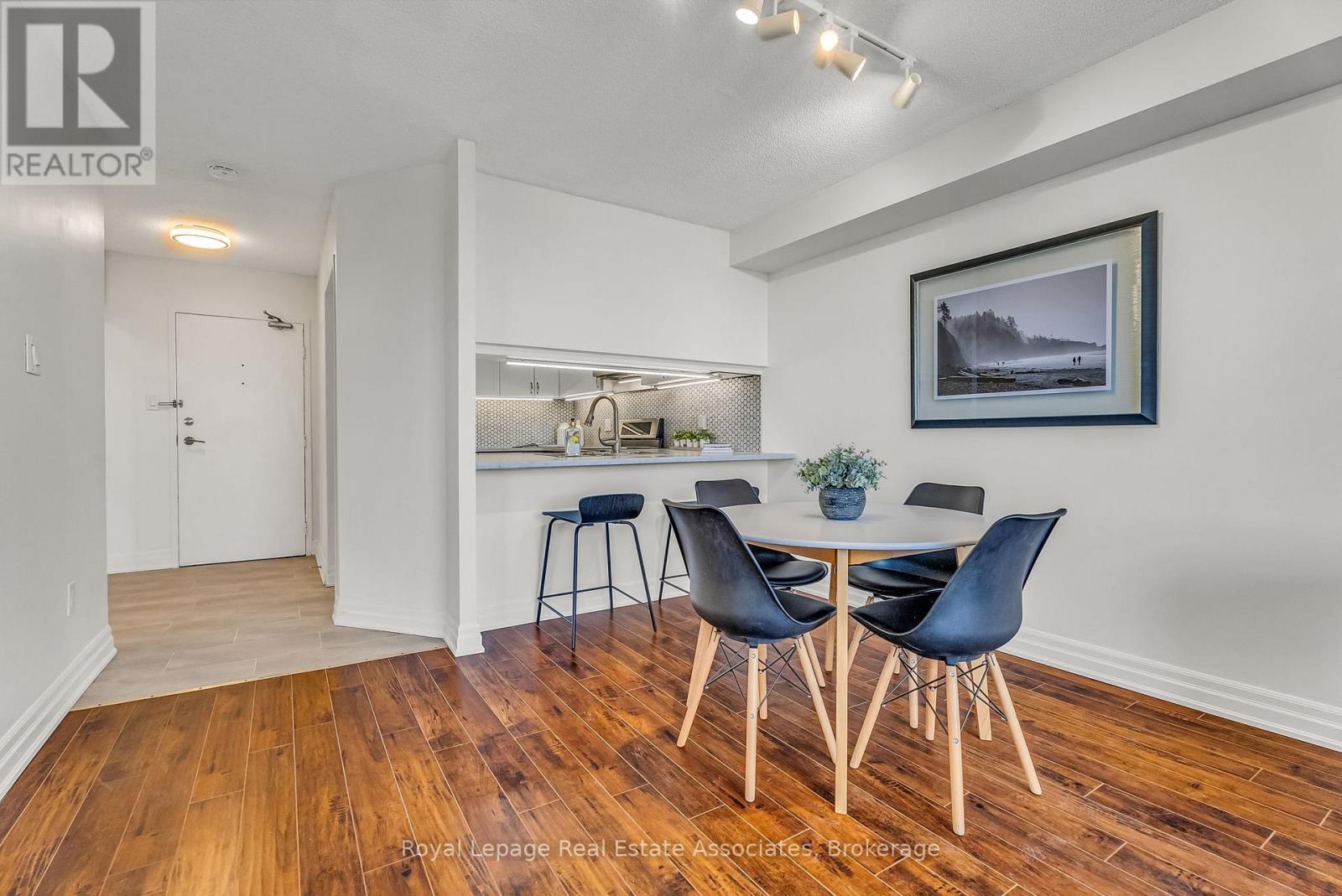 1907 - 234 Albion Road, Toronto, Ontario  M9W 6A5 - Photo 7 - W12875828