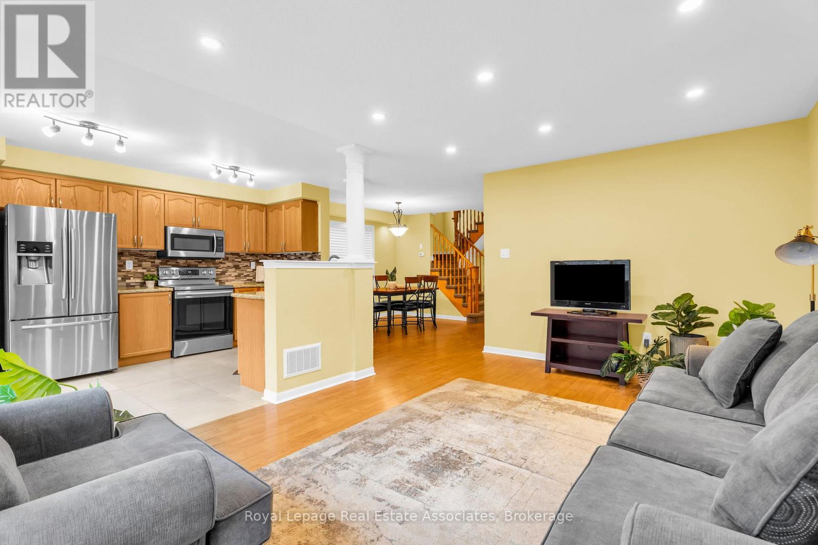 900 Mckay Crescent, Milton, Ontario  L9T 6L4 - Photo 10 - W12875832