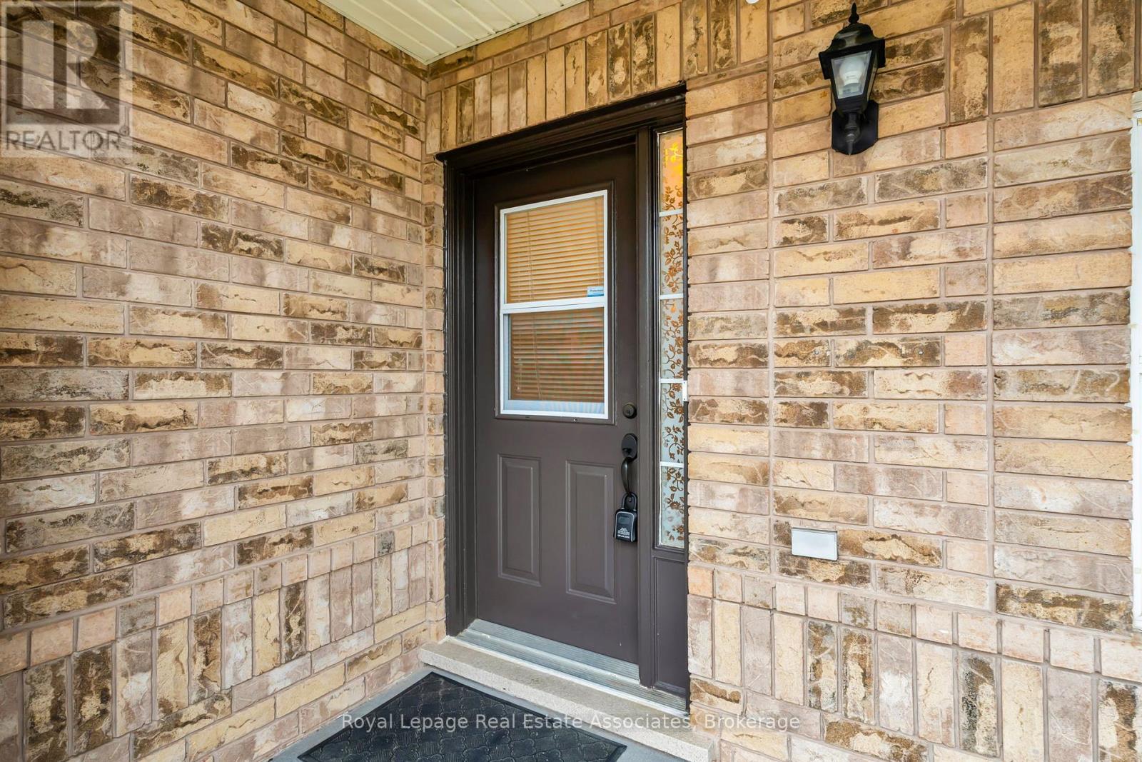 900 Mckay Crescent, Milton, Ontario  L9T 6L4 - Photo 3 - W12875832