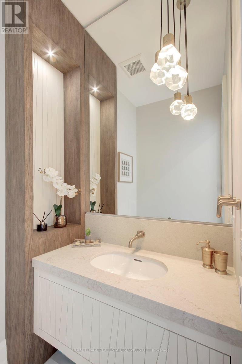 1504 Warren Drive, Oakville, Ontario  L6J 1W8 - Photo 16 - W12875834