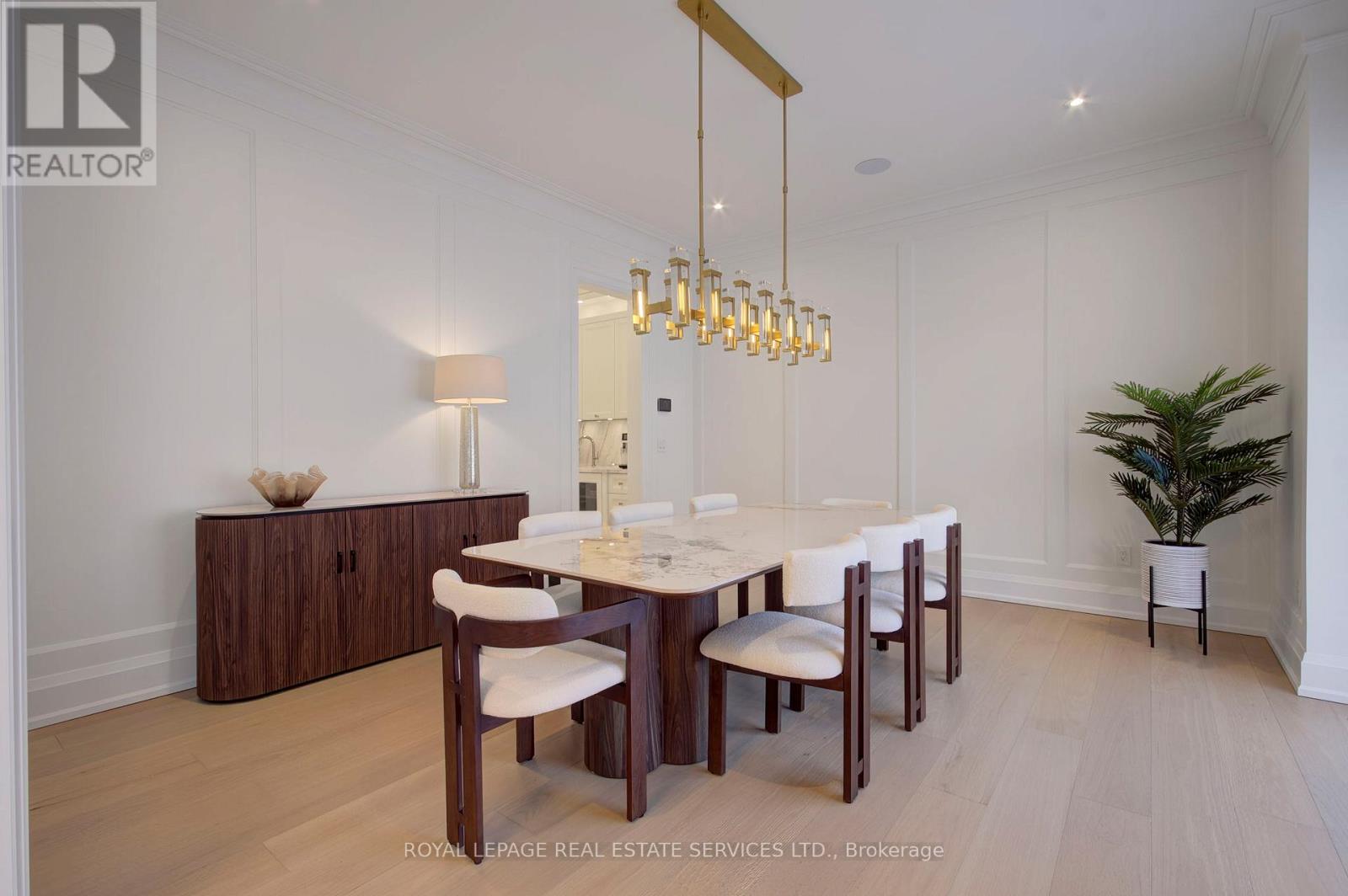 1504 Warren Drive, Oakville, Ontario  L6J 1W8 - Photo 5 - W12875834