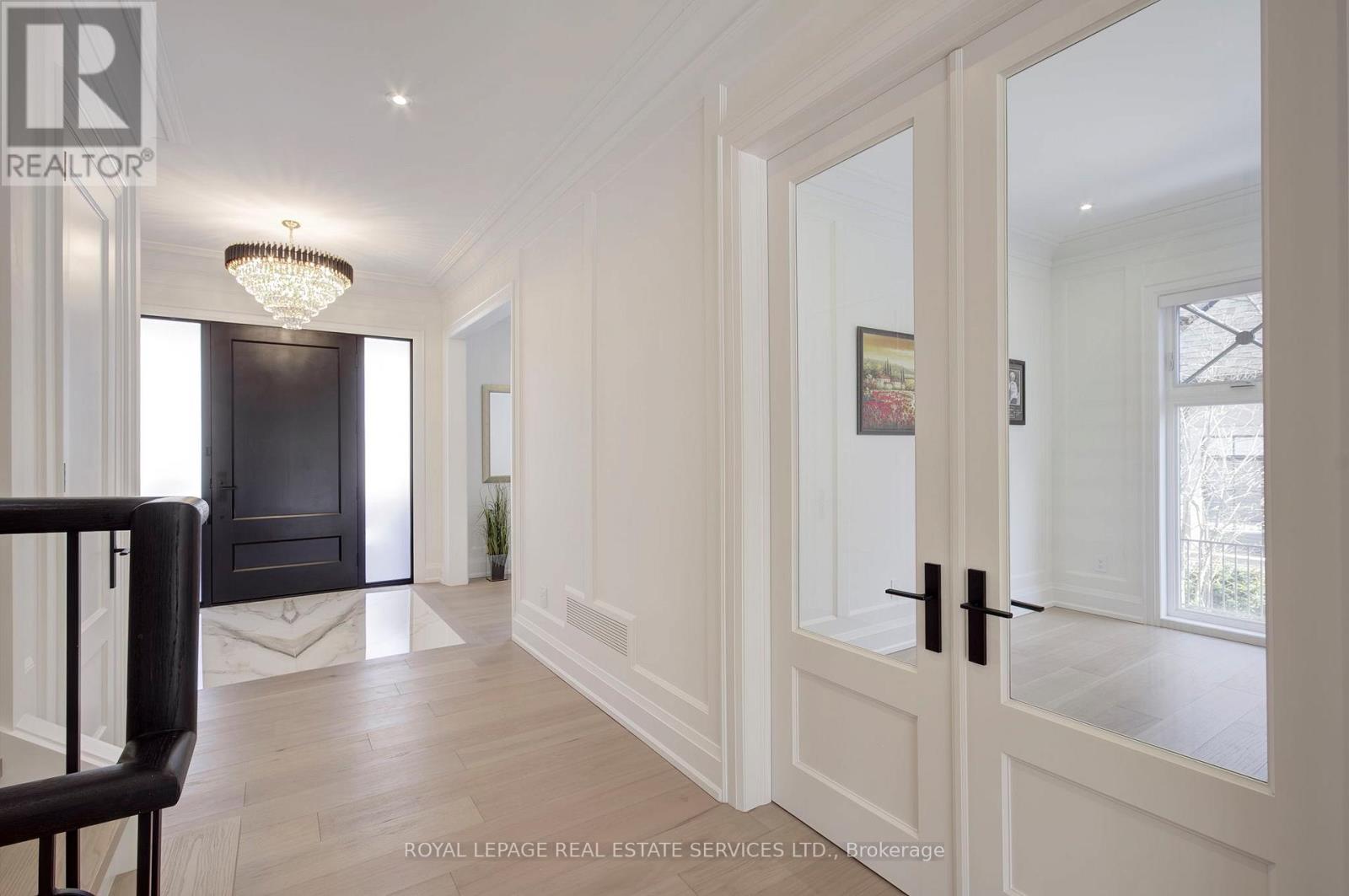 1504 Warren Drive, Oakville, Ontario  L6J 1W8 - Photo 7 - W12875834