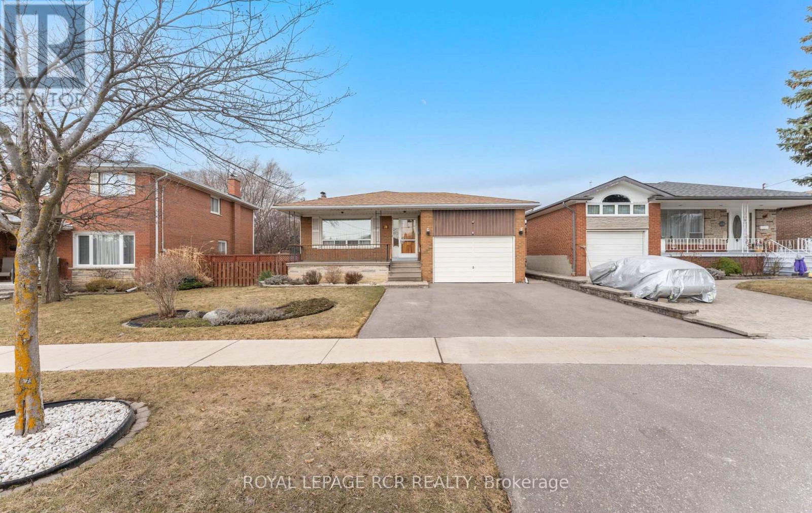 10 WEST WARESIDE ROAD, Toronto, Ontario