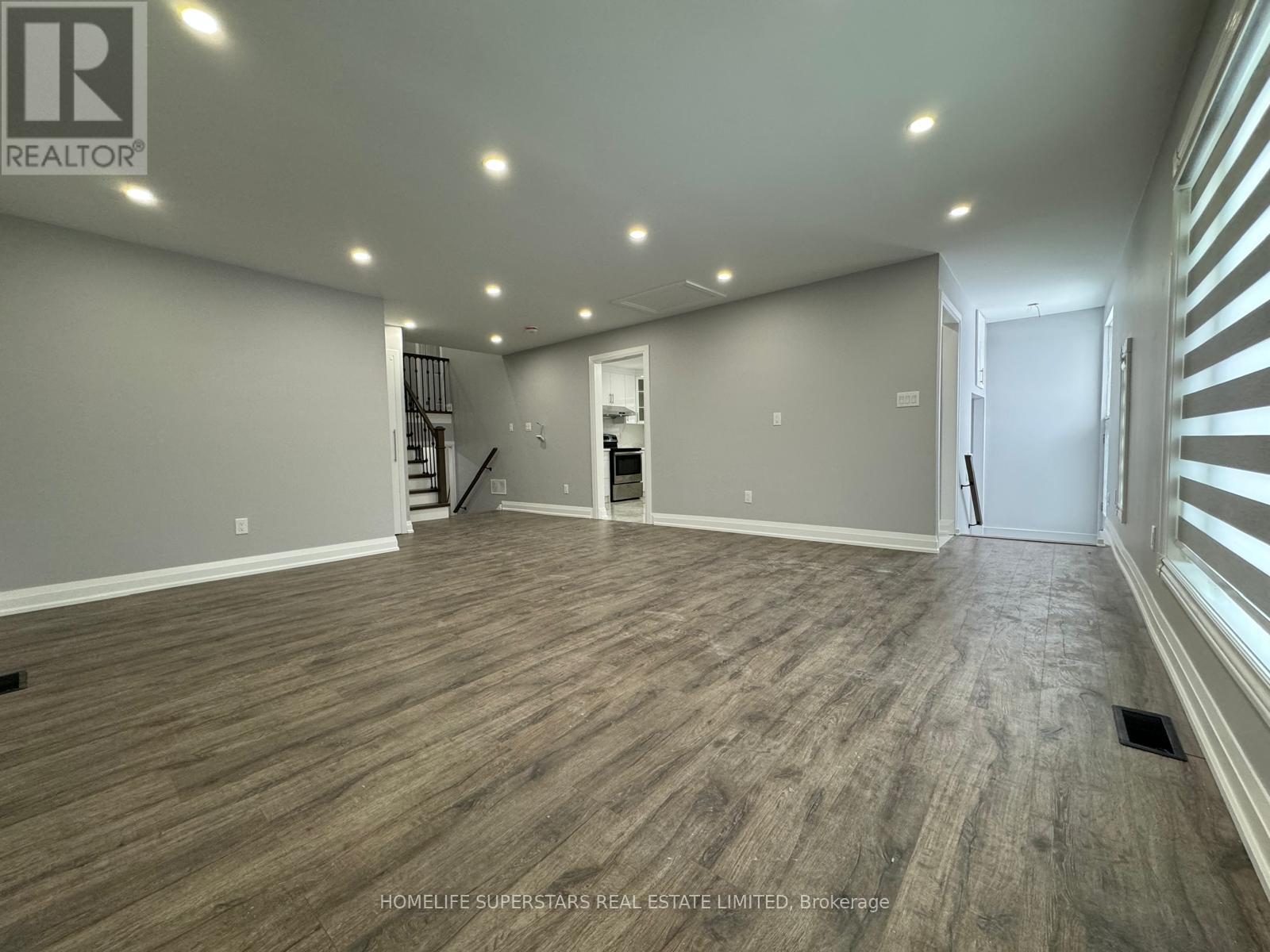 47 Jade Crescent N, Brampton, Ontario  L6S 3G9 - Photo 4 - W12875926