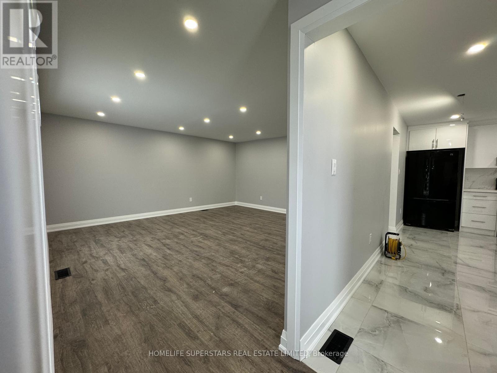 47 Jade Crescent N, Brampton, Ontario  L6S 3G9 - Photo 6 - W12875926