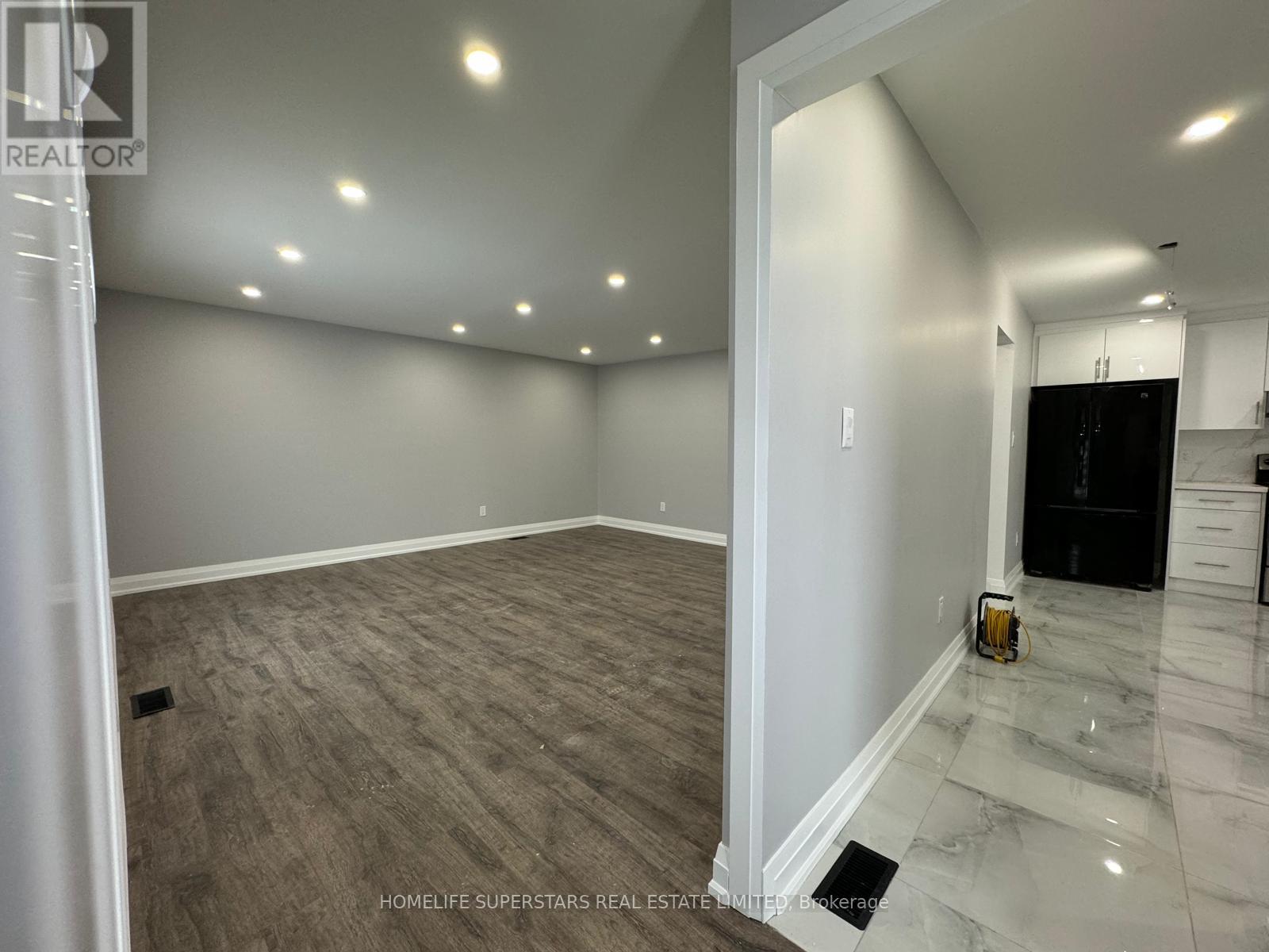 47 Jade Crescent N, Brampton, Ontario  L6S 3G9 - Photo 7 - W12875926