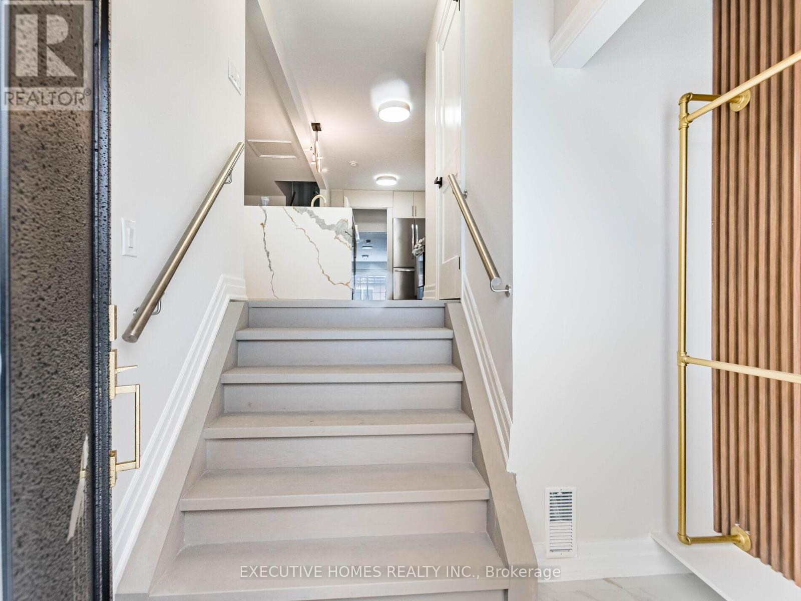 2685 Windjammer (Main) Road, Mississauga, Ontario  L5L 1T3 - Photo 6 - W12875932