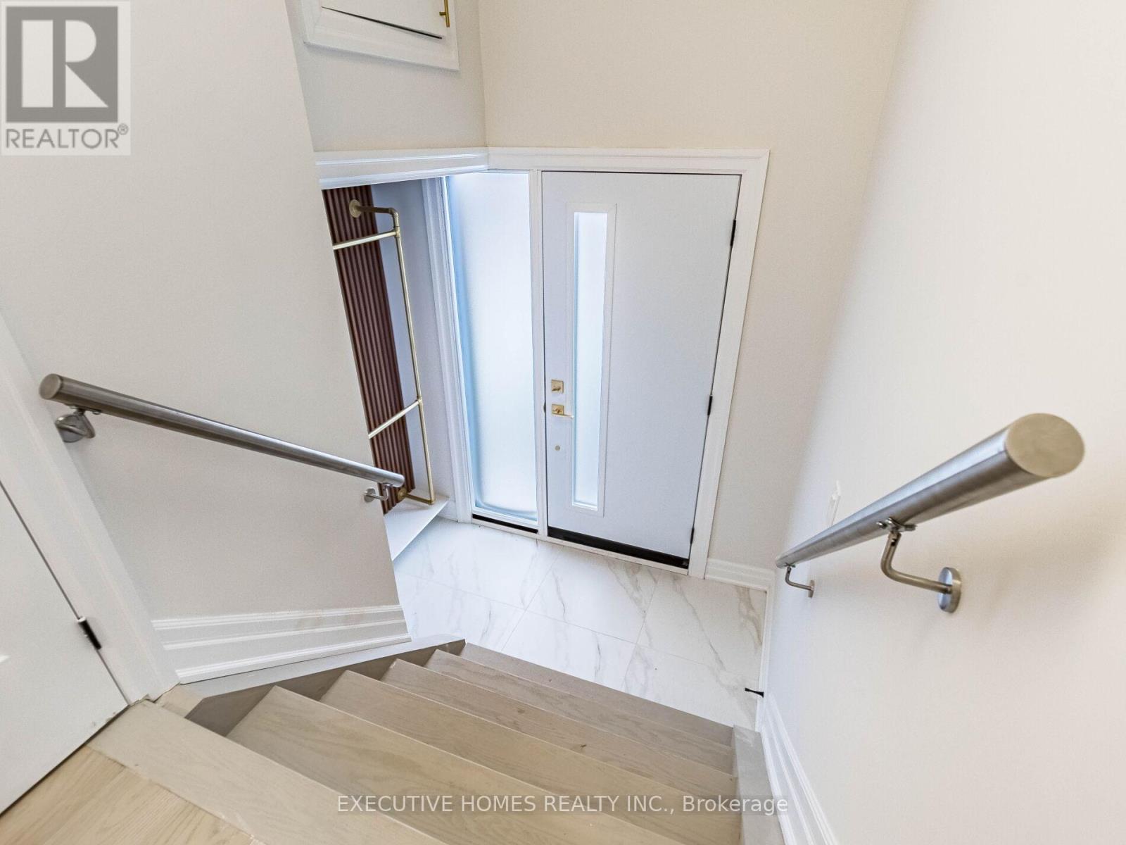 2685 Windjammer (Main) Road, Mississauga, Ontario  L5L 1T3 - Photo 7 - W12875932