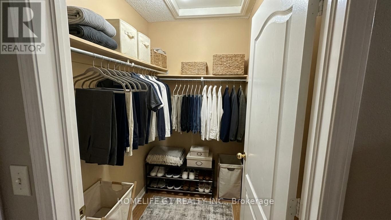 49 Eastway Street, Brampton, Ontario  L6S 6L9 - Photo 10 - W12875940