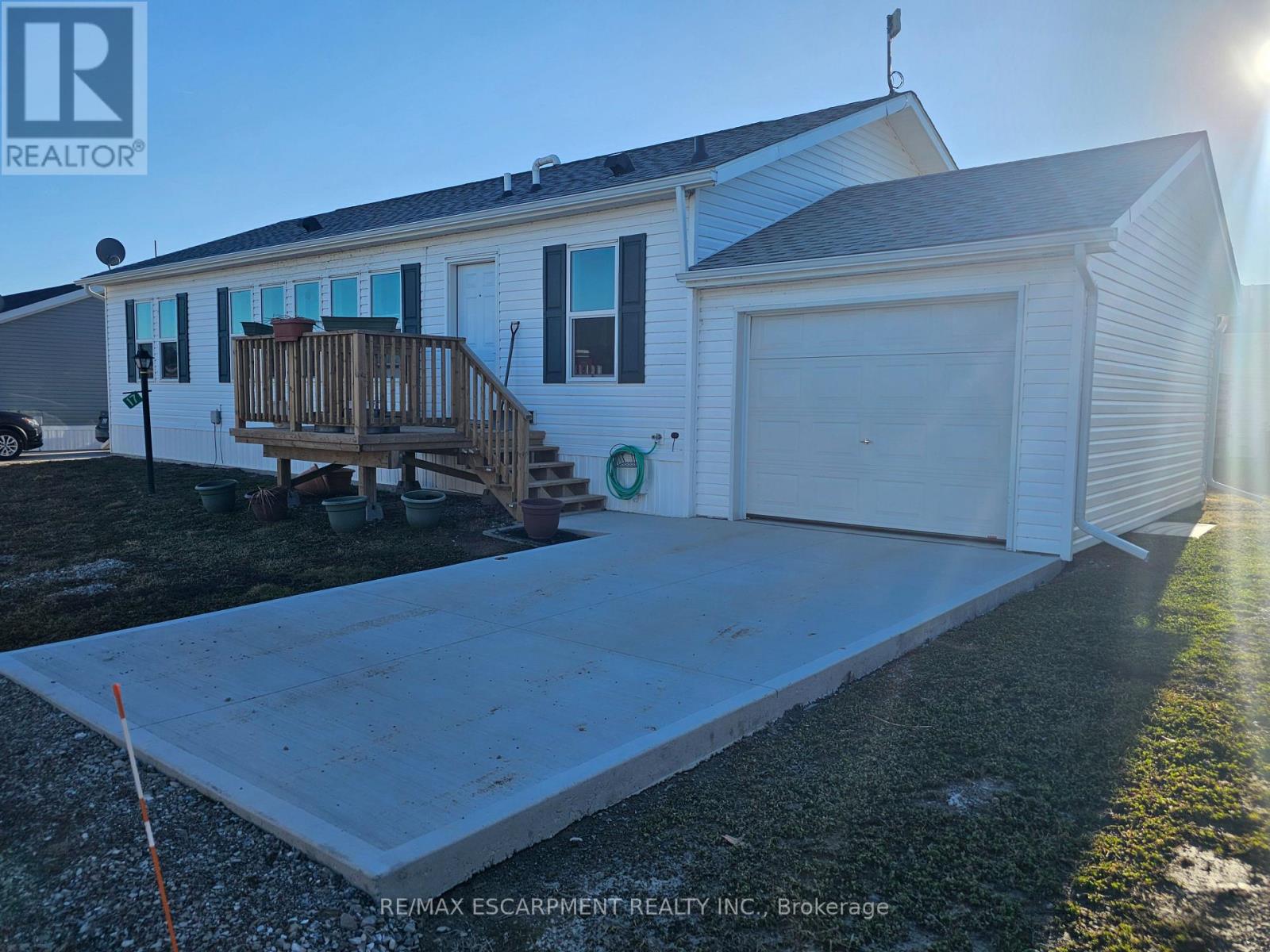 17 Bent Willow Court, Haldimand, Ontario  N0A 1L0 - Photo 2 - X12875792