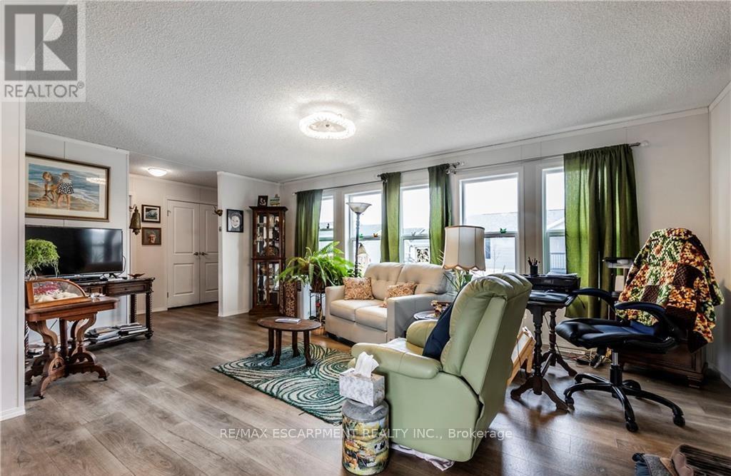 17 Bent Willow Court, Haldimand, Ontario  N0A 1L0 - Photo 5 - X12875792