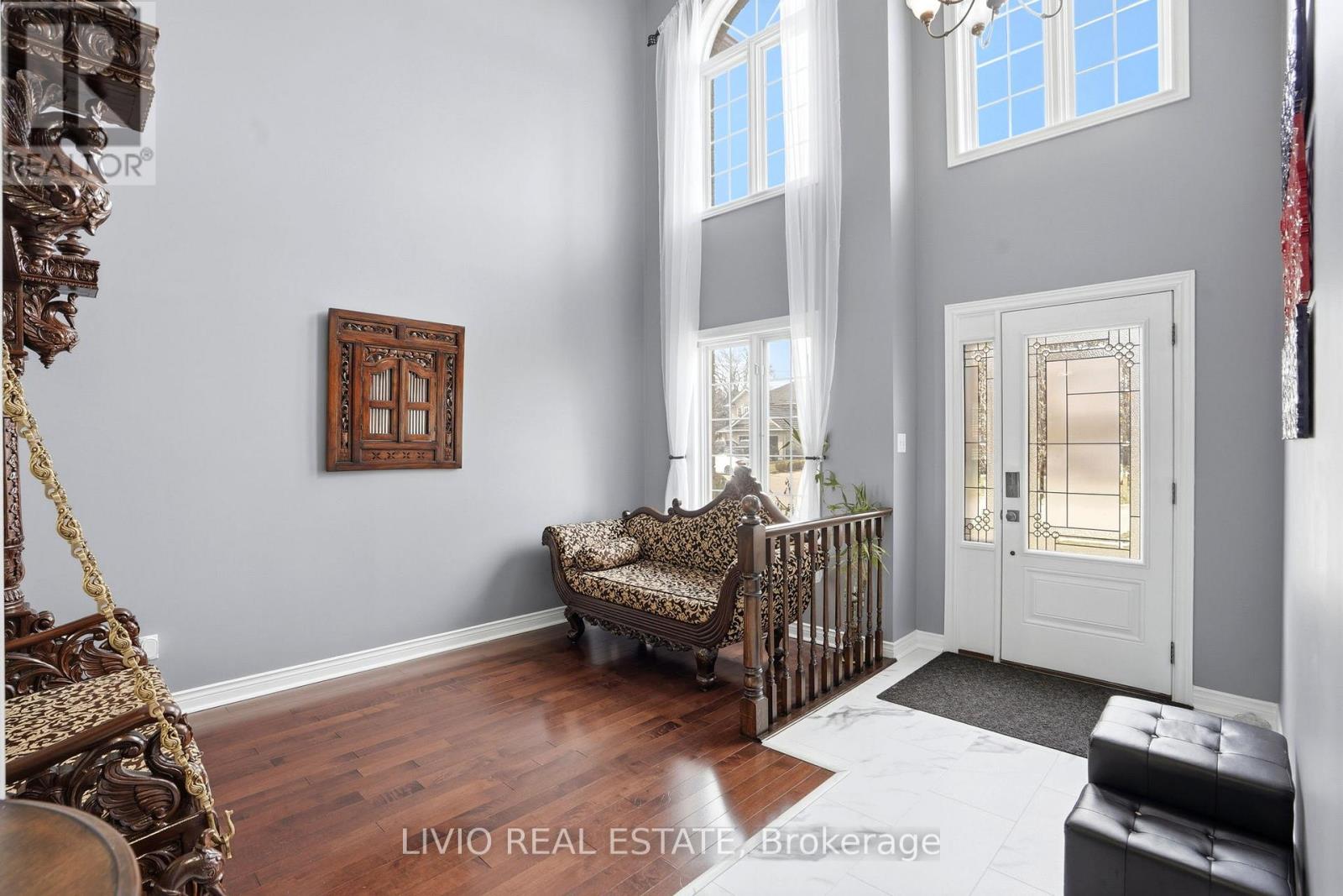 19 Konstantine Court, Hamilton, Ontario  L9B 2T3 - Photo 4 - X12875838