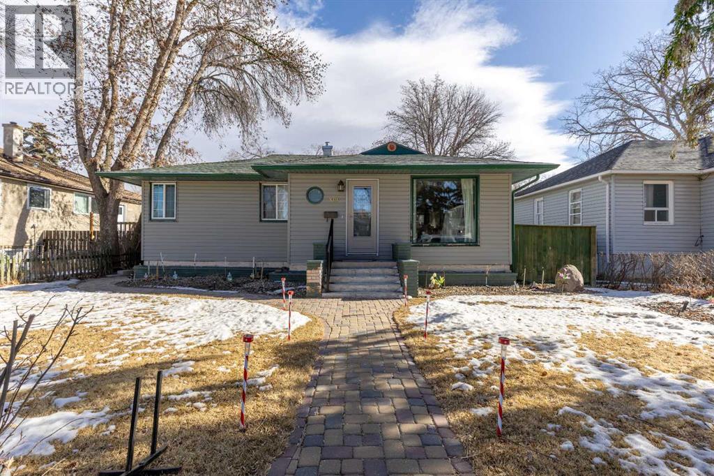 819 8 Street S, Lethbridge, Alberta  T1J 2K6 - Photo 2 - A2286989