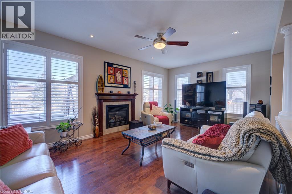 962 Pebblecreek Court, Kitchener, Ontario  N2A 0C5 - Photo 4 - 40806413