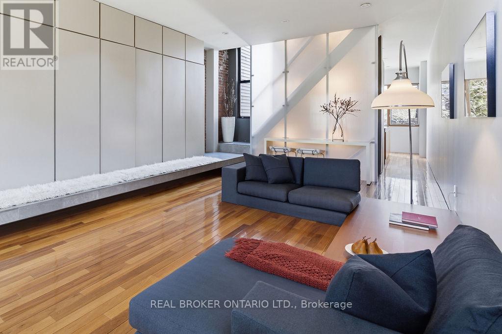 329 Manning Avenue, Toronto (Trinity-Bellwoods), Ontario  M6J 2K8 - Photo 2 - C12777730