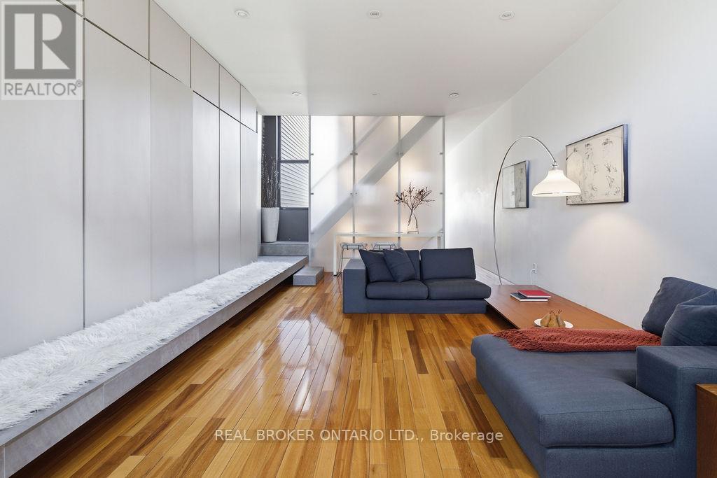 329 Manning Avenue, Toronto (Trinity-Bellwoods), Ontario  M6J 2K8 - Photo 3 - C12777730